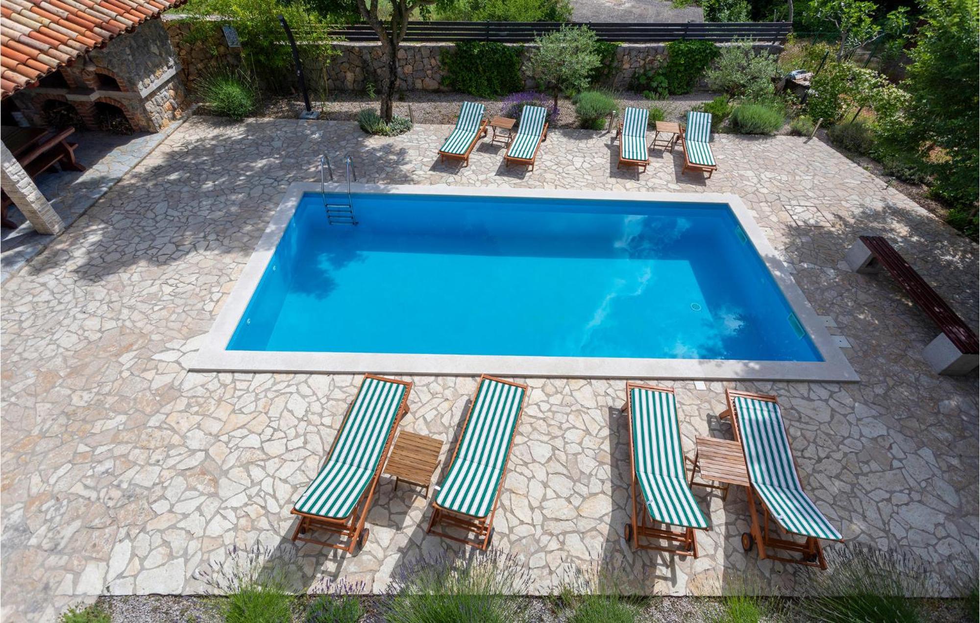 2 Bedroom Beautiful Apartment In Pinezici Pinezići Exterior foto