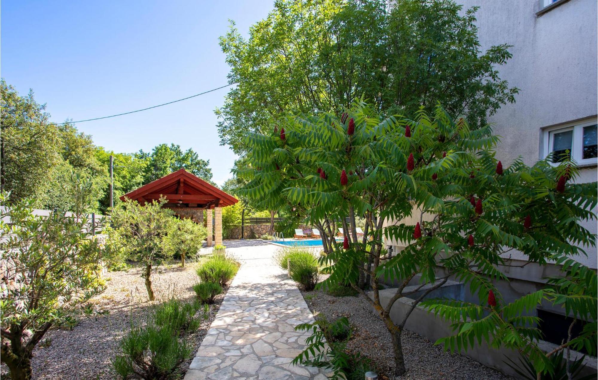 2 Bedroom Beautiful Apartment In Pinezici Pinezići Exterior foto