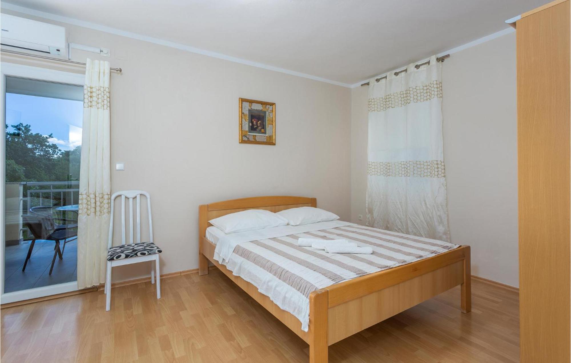 2 Bedroom Beautiful Apartment In Pinezici Pinezići Exterior foto